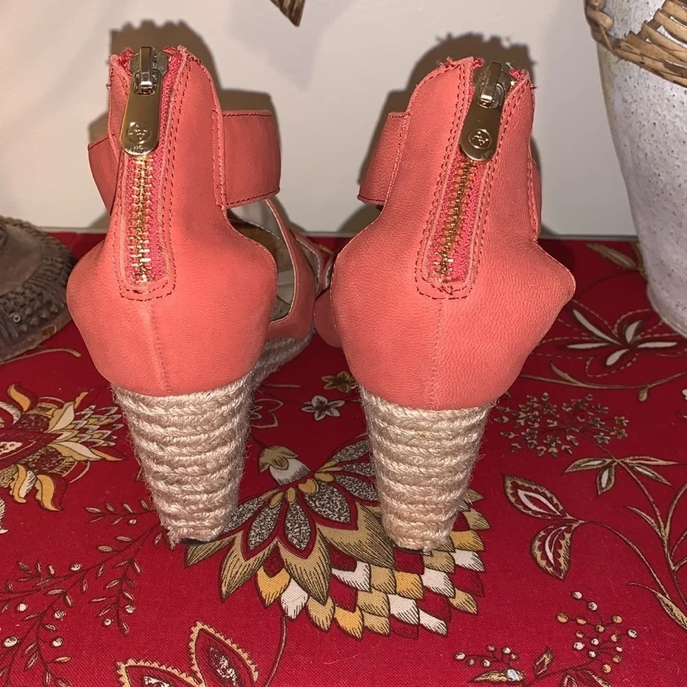 NWOT Adrienne Vittadini‎ Women’s Size 9.5 Wedges.